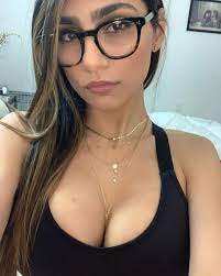 Download Mia Khalifa Loves Cum Loud SEX VIDEO 720p Movies4u 450MB